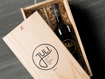 Packaging for Wine beverage packaging branding industriahed juli juli wine package design packaging vinho wine wine brand wine packaging