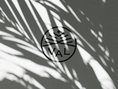 V A L Ceramics Logo