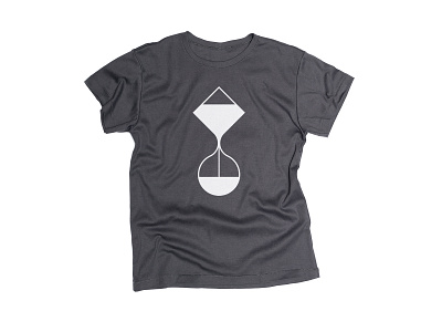 Black T-shirt / hourglass