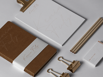 Kenia Fuly - Golden Stationary