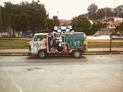 Rato na van aos cartoon graff illustration illustration art illustrator mouse pixo procreate ratos streetart van vida