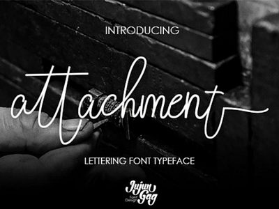 Attachment Lattering Typeface