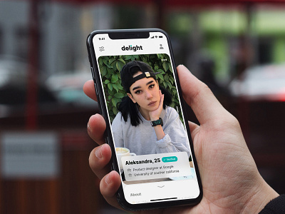 Discovery page. Delight dating iOS app