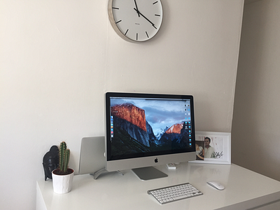 Workspace apple clock ikea imac workspace