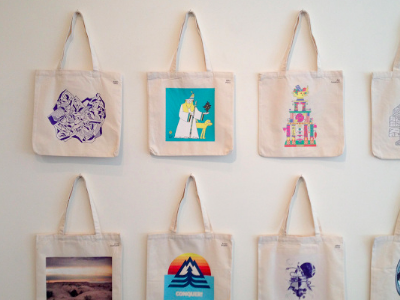 Seeking Greatness totebags