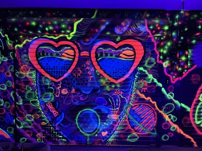 Fluorescent art face spray paint Shoker style Florida abstract artwork design face florida fluorescent glow graffiti graffiti digital illustration lettering mural night shoker sketch sprayart spraypaint