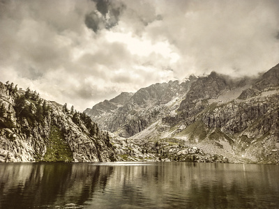 Lac glaciaire (coll. mountain kitsch) graphic art lake landscape mountains photography retouche photo