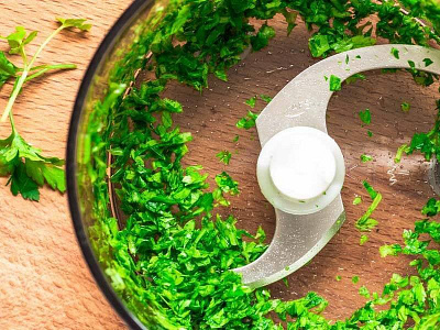 How to Chop Parsley in a Food Processor: Like a Pro