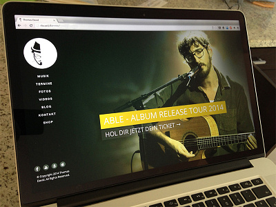Thomas David fullscreen slideshow music singer songwriter website