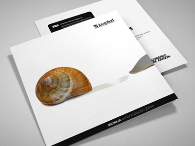 Acción publicitaria para "IAJ", Folleto brochure brochure design caracol design editorial design estudio mique graphic design snail