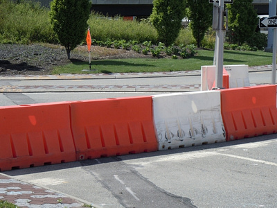 Which Type Of Jersey Barriers Are Best For Construction Zones? barricade construction zones jersey barrier type of jersey barriers