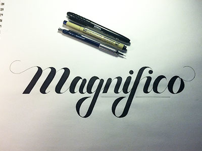 Magnifico experiment lettering