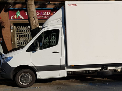 camion mudanza barcelona 2