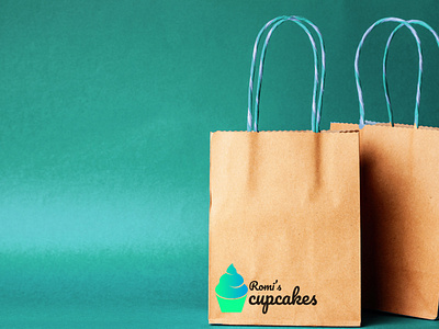 Romi's Cupcake bag branding cupcake design flat graphic design icon illustration illustrator logo minimal mockup