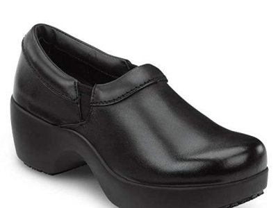 Best Clogs for Nurses: Reviews and Buying Guide