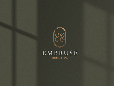 Hotel Émbruse - Logo Design