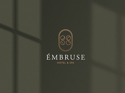 Hotel Émbruse - Logo Design