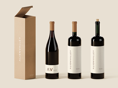 Freebie: Wine Bottles Mockup