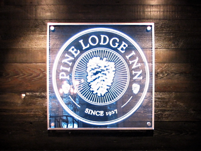 Pine Lodge Inn Sign