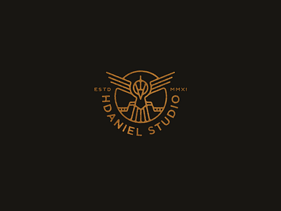 HDaniel Studio bird falcon mark