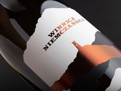 Winnica Niemczańska foxtrot foxtrot studio foxtrotstudio label label design labeldesign package design packaging packaging design poland wine bottle wine branding wine label wine label design