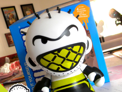 DamageContro SLUGGO Custom custom munny