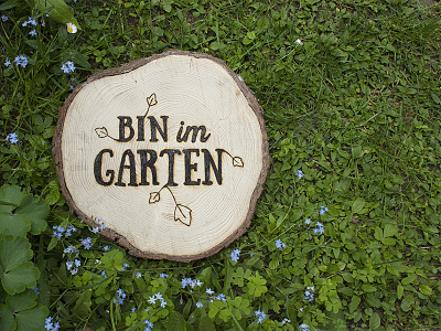 Pyrography bin im garten flower garden leaves mothers day pyrography sign tree trunk wood wood burning