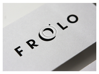 Frolo / Photographer brand businesscard contrast eyeslit hotstampfoil identity lens logotype paper photographer viewthrough