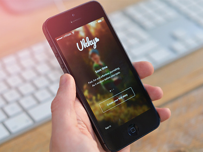 Ukky onboarding app application blur ios7 iphone minimal mobile onboarding startscreen ux