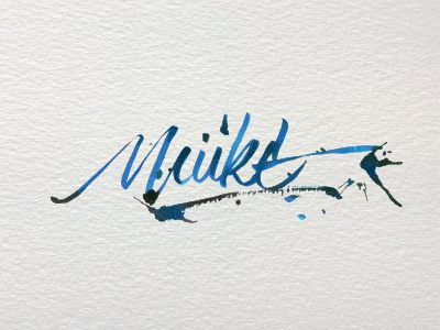 Muke - Maqui Organic Wine calligraphy handwriting lettering letters logo type typography