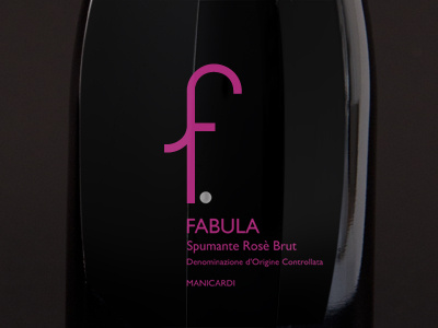 Fabula Montaggio C Details etichetta label plexiglass rosè spumante vino wine