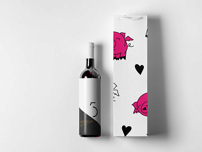 PREMIUM WINE HANGING BAG DESIGN MOCKUP