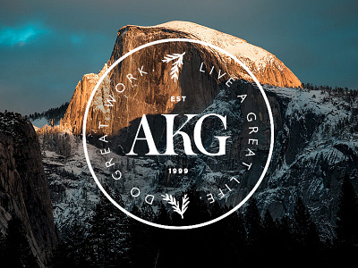 AKG Crest