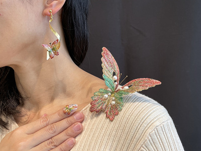 Hana-Akane (Brilliant Pink) Butterfly accessories