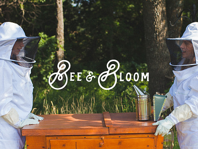 Bee & Bloom bee beekeeper blog color garden interface typography website