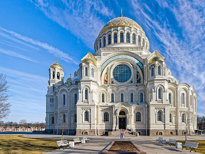 Barbie and Ken @ Kronstadt Naval Cathedral