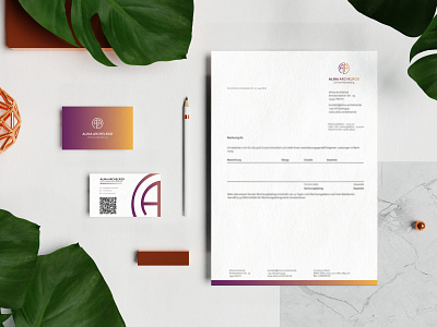 Logo& Corporate Design for an Online Marketing Manager