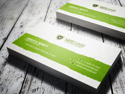 Free Photorealistic Business Card Mockup