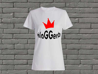 White  t-shirt blogger