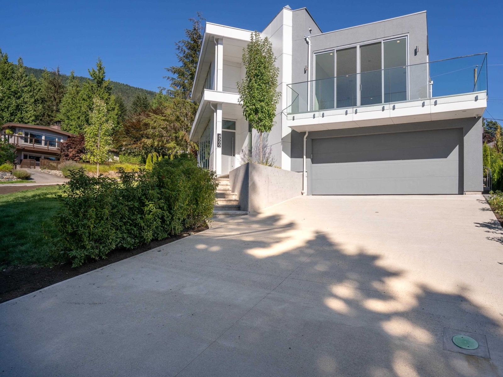 Capilano House for Sale by Stan van Woerkens on