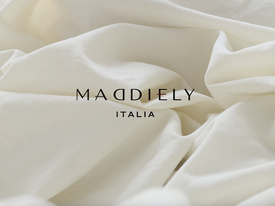 Maddiely | Online Store Logo ecommerce logo logo design luxury logo luxury store logo online store brand identity online store branding online store logo