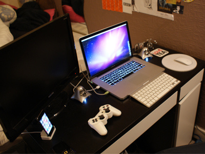 2011 Workspace 2011 ipod macbook magic mouse pro ps3 rebound tea touch tv workspace