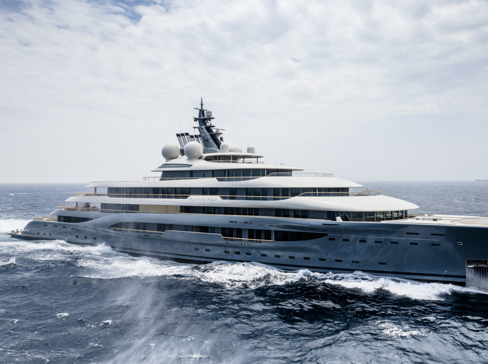 luxury yacht market report
