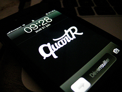 Quartr logo - iPhone black white company logo