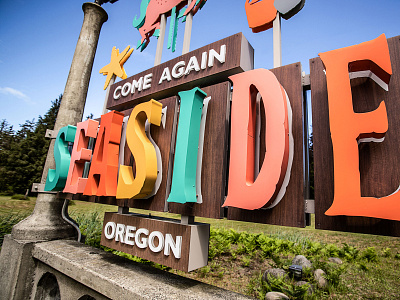 Seaside, OR welcome signs