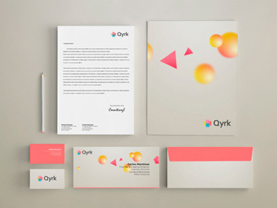 Qyrk.es - 2009 branding business cars envelope folder geometry qyrk qyrk.es shapes stationary