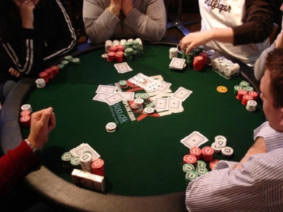 Chơi kiếm tiền thật từ Poker trực tuyến tại VN138 như thế nào? 138.net