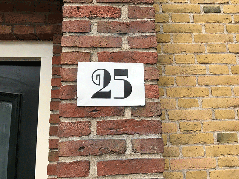 Twenty five - House number 1920s lettering spray paint