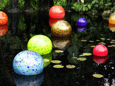 Floating Glass blue dale chihuly glass art gold green miami orange photography pond red water
