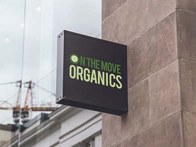 On the move organics logo